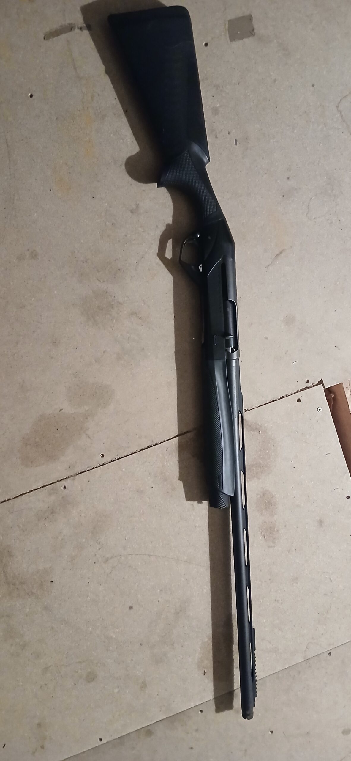 Benelli SBE3 12 Gauge haglabyssa
