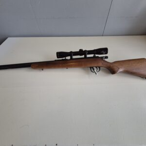 Marlin 22cal riffill með littlum kíki.